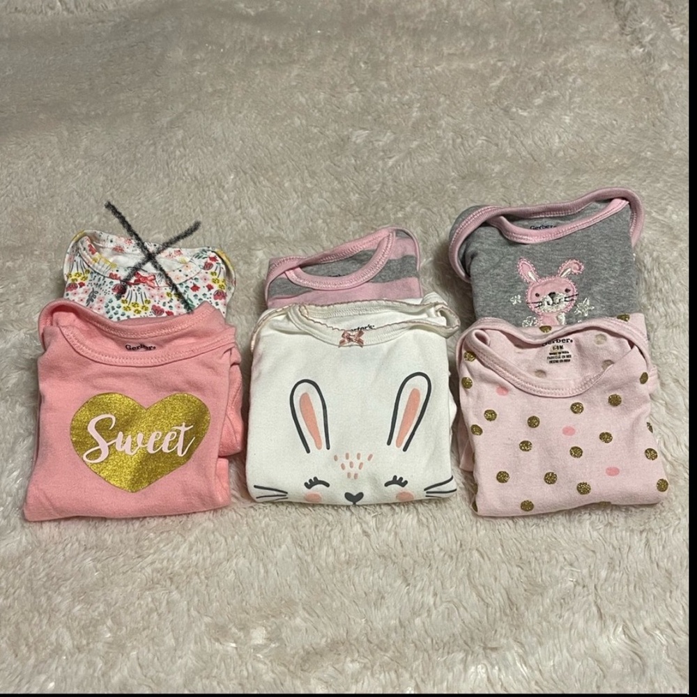 6-9 month onesies lot of five 💞💞💞